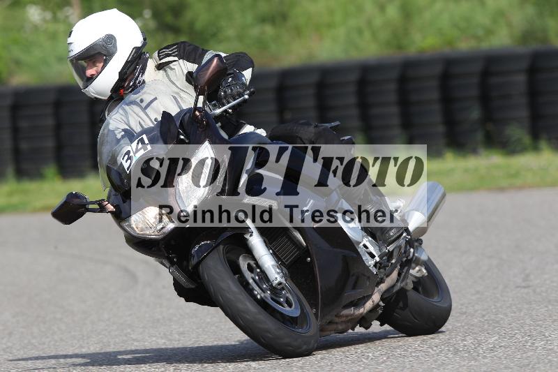 /Archiv-2025/10 23.04.2025 Cornu Master School ADR/gruen-vert/34